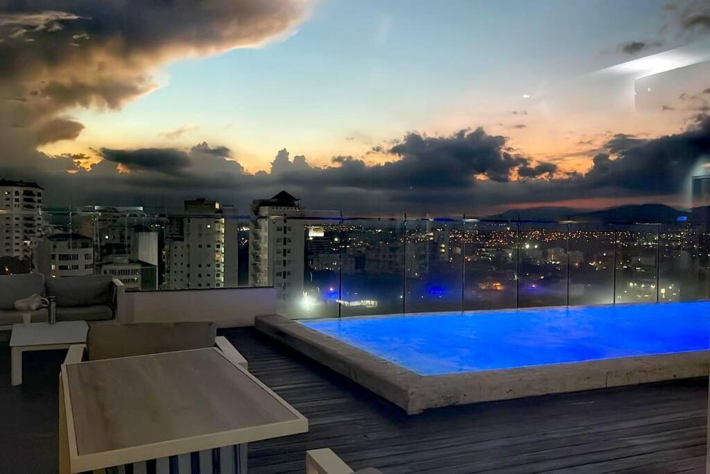 Suites Room Soha II Сантяго де лос Кабайерос Екстериор снимка